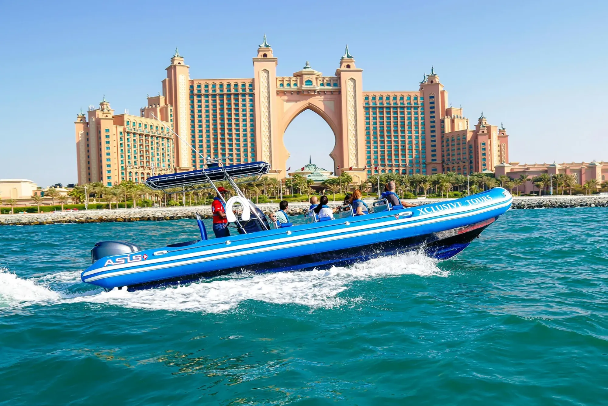 Which is The Most Popular Boat Tour Dubai Offers For Tourists